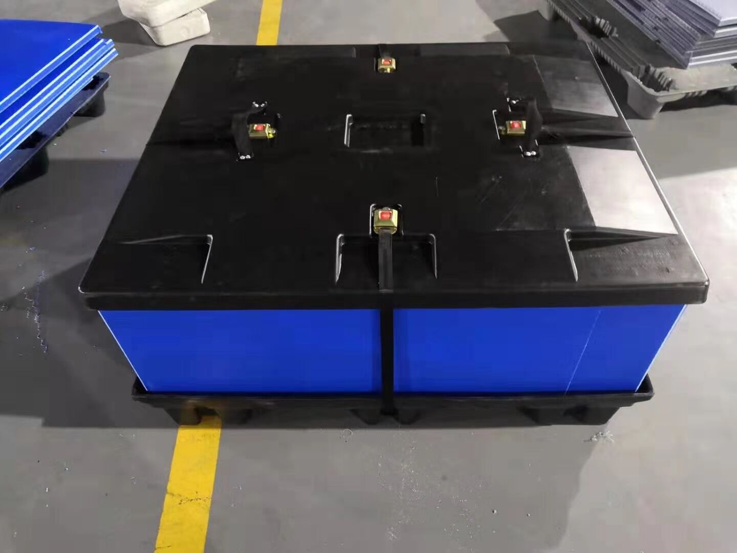 机器人整体围板箱包装方案